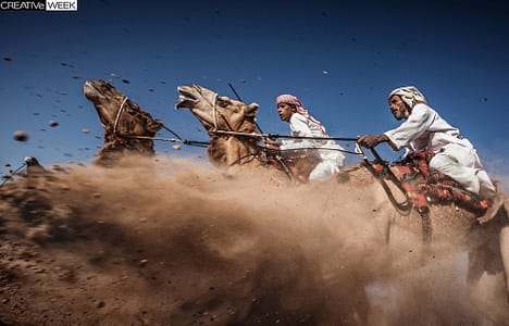 Традиционные верблюжьи бега в Омане. (Фото Ahmed Al Toqi | National Geographic Traveler Photo Contest)